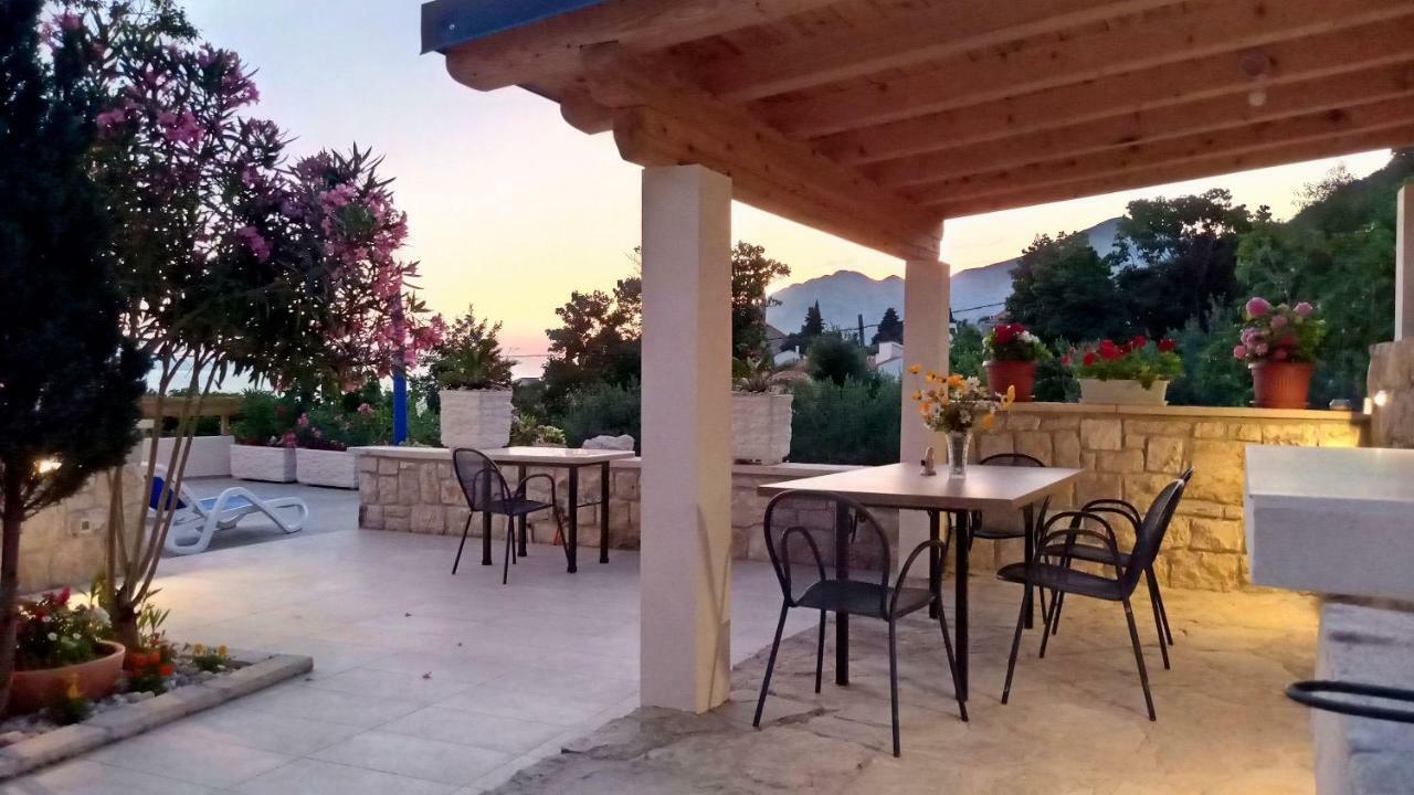 Apartmani Dalmacija Brela Exteriér fotografie
